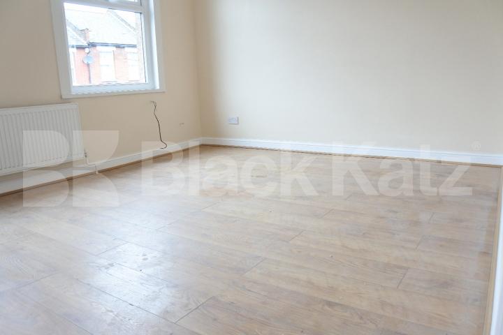 			3 Bedroom, 1 bath, 1 reception Flat			 Dunloe Avenue, Seven Sisters