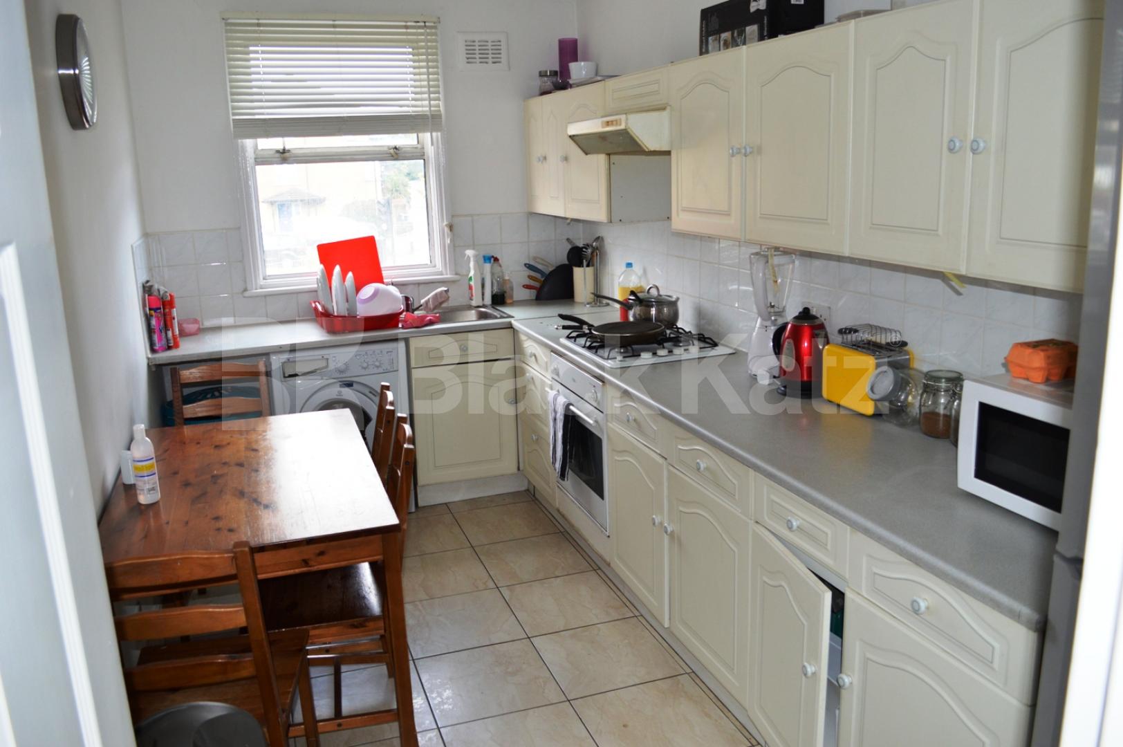 			1 Bedroom, 1 bath, 1 reception Flat			 Turnpike Lane, Hornsey