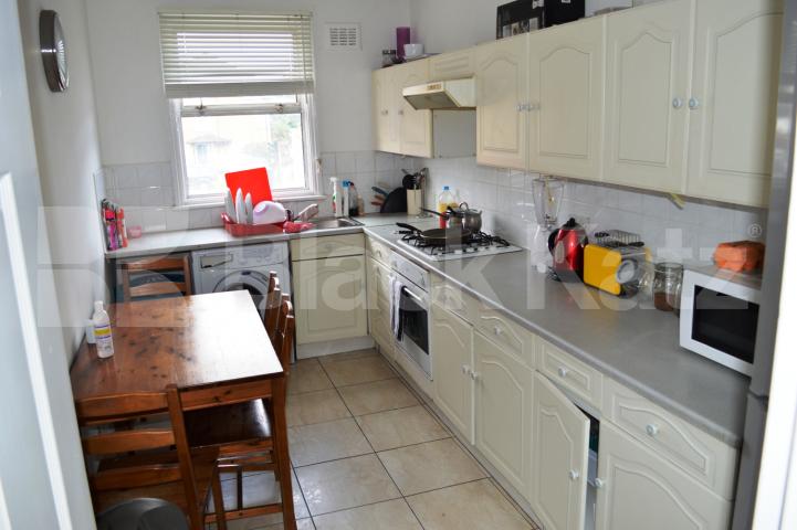 			1 Bedroom, 1 bath, 1 reception Flat			 Turnpike Lane, Hornsey