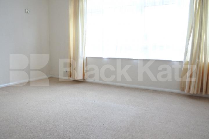 			3 Bedroom, 1 bath, 1 reception Maisonette			 Font Hills, East Finchley