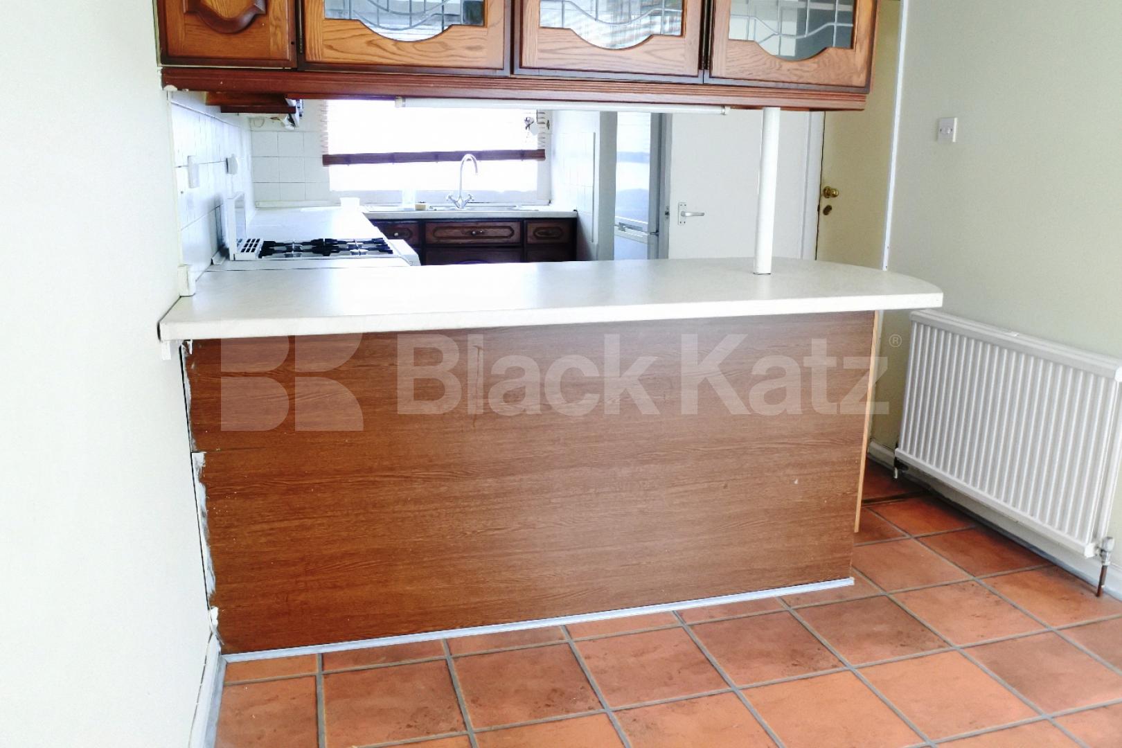 			3 Bedroom, 1 bath, 1 reception Maisonette			 Font Hills, East Finchley