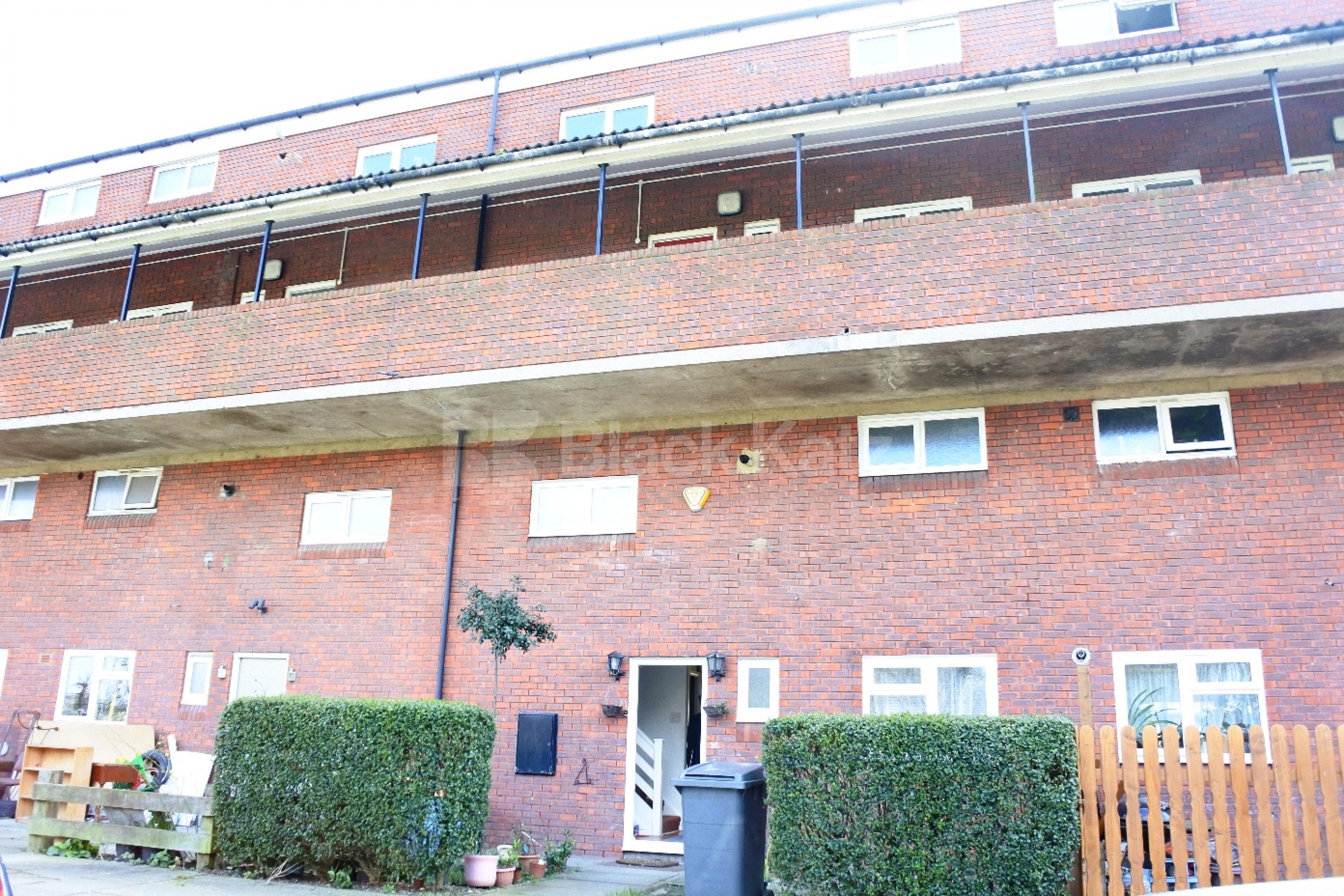 			3 Bedroom, 1 bath, 1 reception Maisonette			 Font Hills, East Finchley N2
