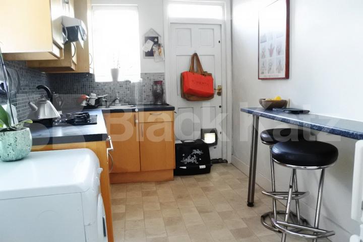 			2 Bedroom, 1 bath, 1 reception Flat			 Bourne Road, CROUCH END