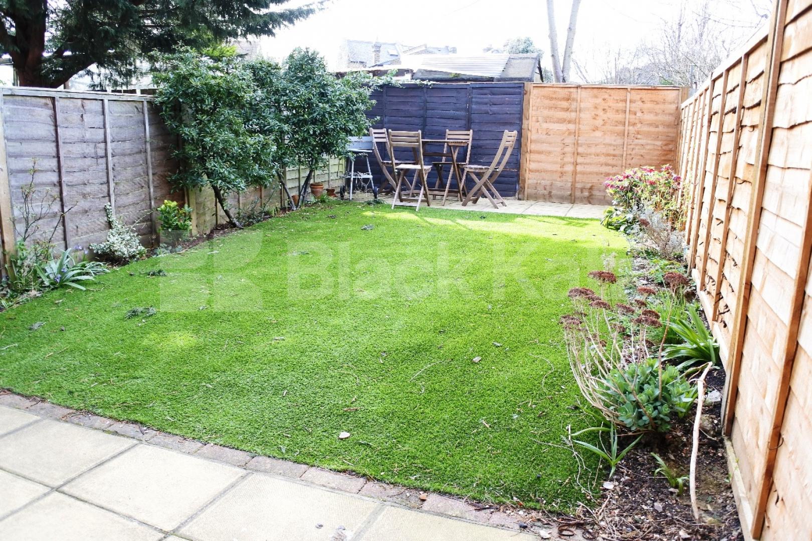 			Fantastic Garden Property !, 3 Bedroom, 1 bath, 1 reception Flat			 Palmerston Road, Bounds Green