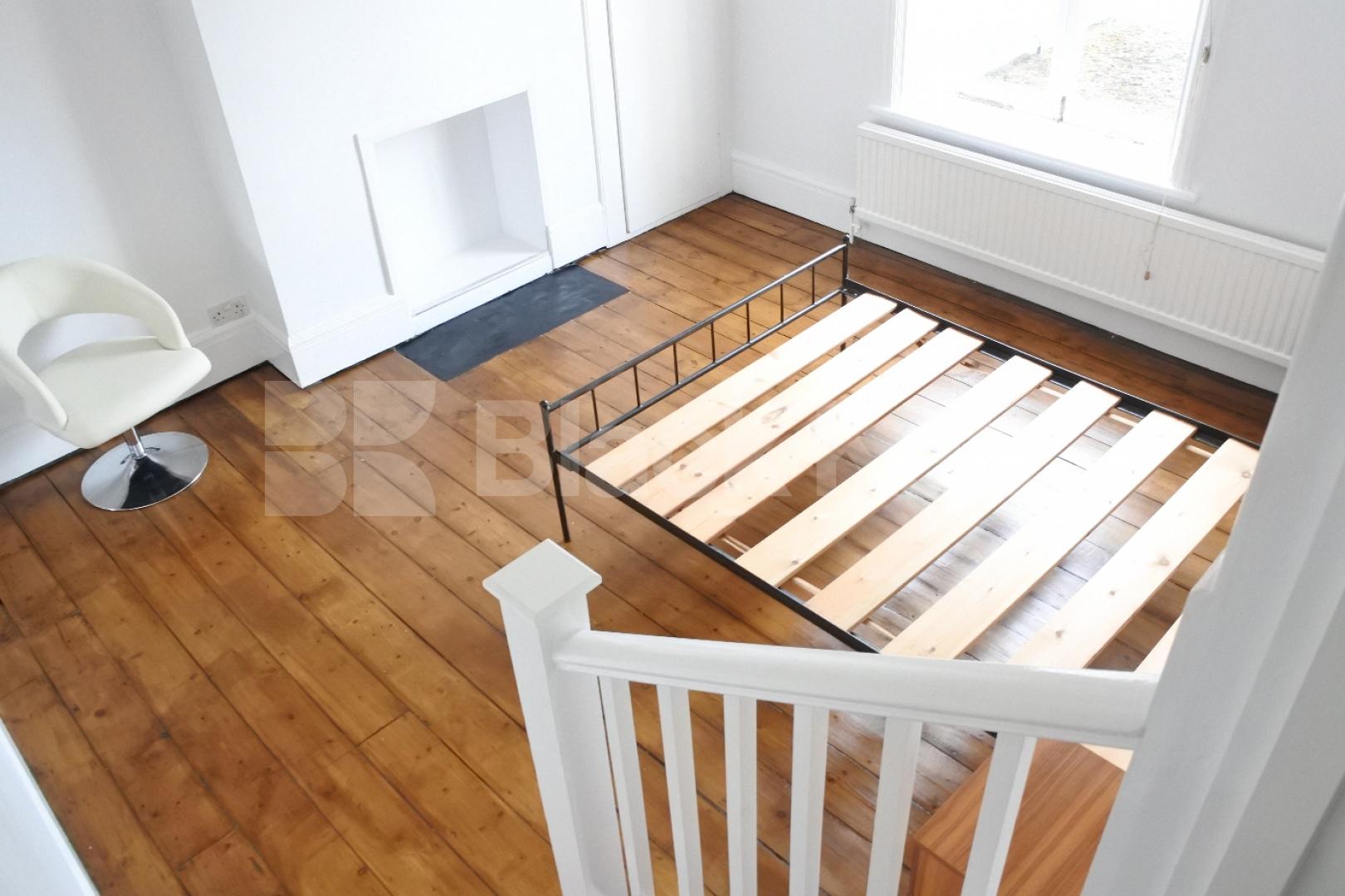 			Amazing Value Two Bed !, 2 Bedroom, 1 bath, 1 reception Flat			 Crouch Hall Road, Crouch End