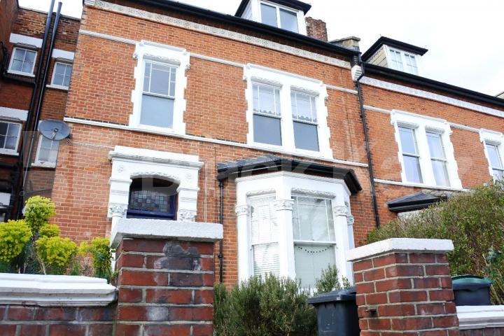 			Amazing Value Two Bed !, 2 Bedroom, 1 bath, 1 reception Flat			 Crouch Hall Road, Crouch End