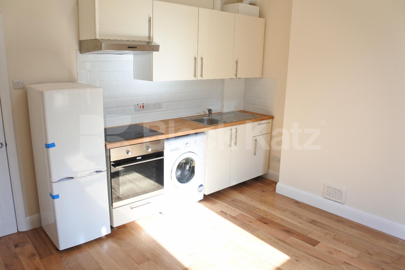 			2 Bedroom, 1 bath, 1 reception Flat			 Belmont Road, Tunpike Lane