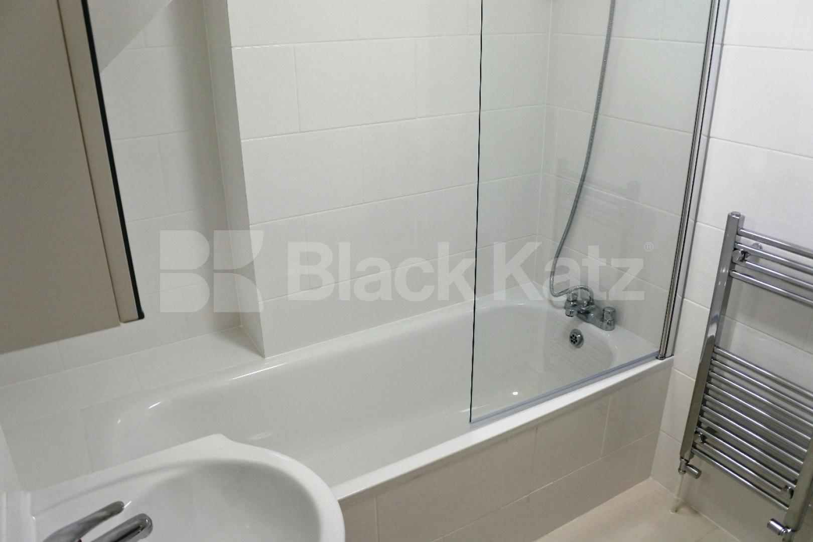 			2 Bedroom, 1 bath, 1 reception Flat			 Belmont Road, Tunpike Lane