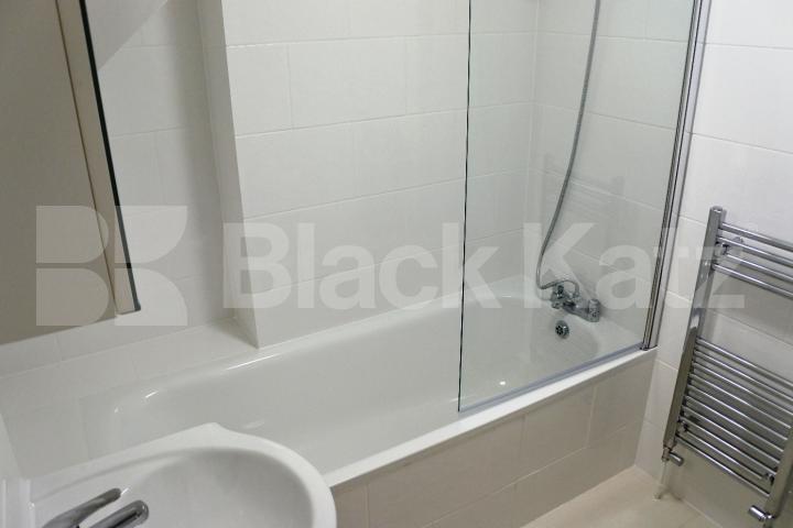 			2 Bedroom, 1 bath, 1 reception Flat			 Belmont Road, Tunpike Lane