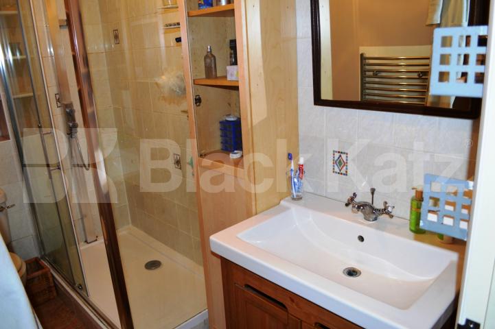 			Garden flat seconds from the tube!, 1 Bedroom, 1 bath, 1 reception Flat			 Maidstone Road, Bounds Green