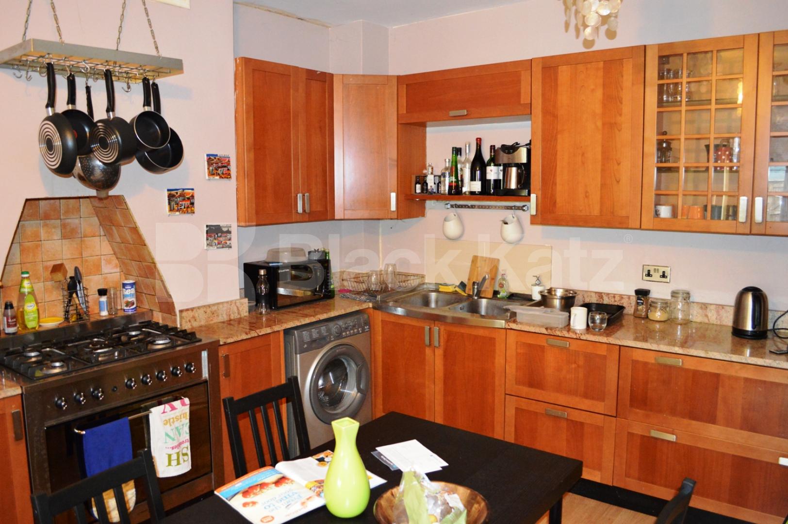 			Garden flat seconds from the tube!, 1 Bedroom, 1 bath, 1 reception Flat			 Maidstone Road, Bounds Green