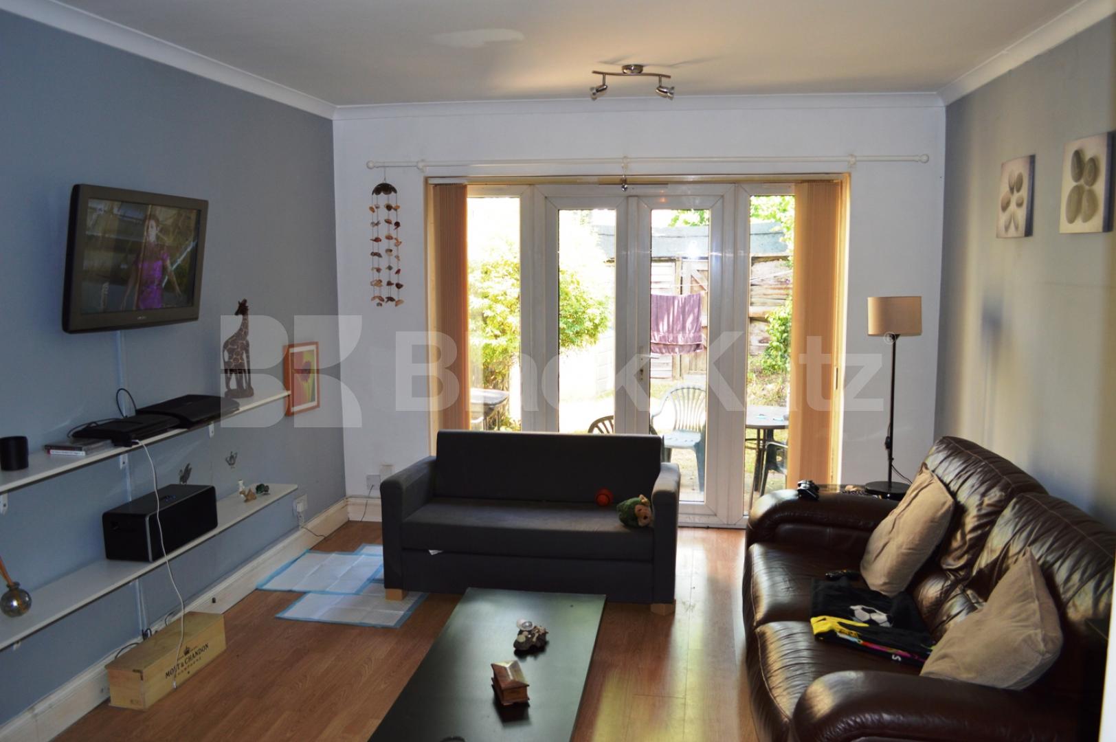 			Garden flat seconds from the tube!, 1 Bedroom, 1 bath, 1 reception Flat			 Maidstone Road, Bounds Green