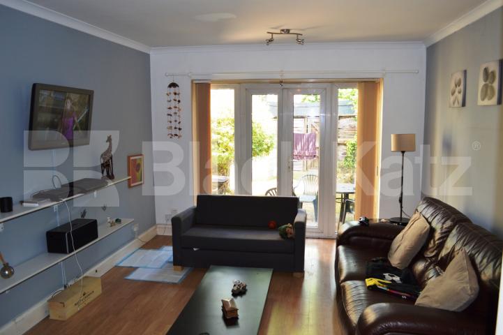 			Garden flat seconds from the tube!, 1 Bedroom, 1 bath, 1 reception Flat			 Maidstone Road, Bounds Green