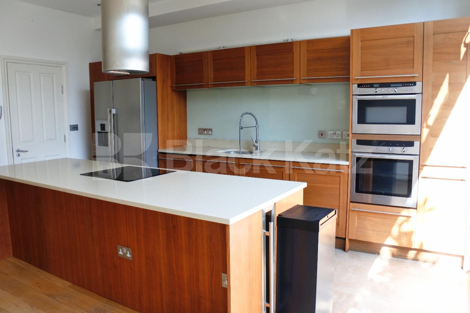 			Stunning House, 5 Bedroom, 1 bath, 1 reception House			 Park Road, Crouch End