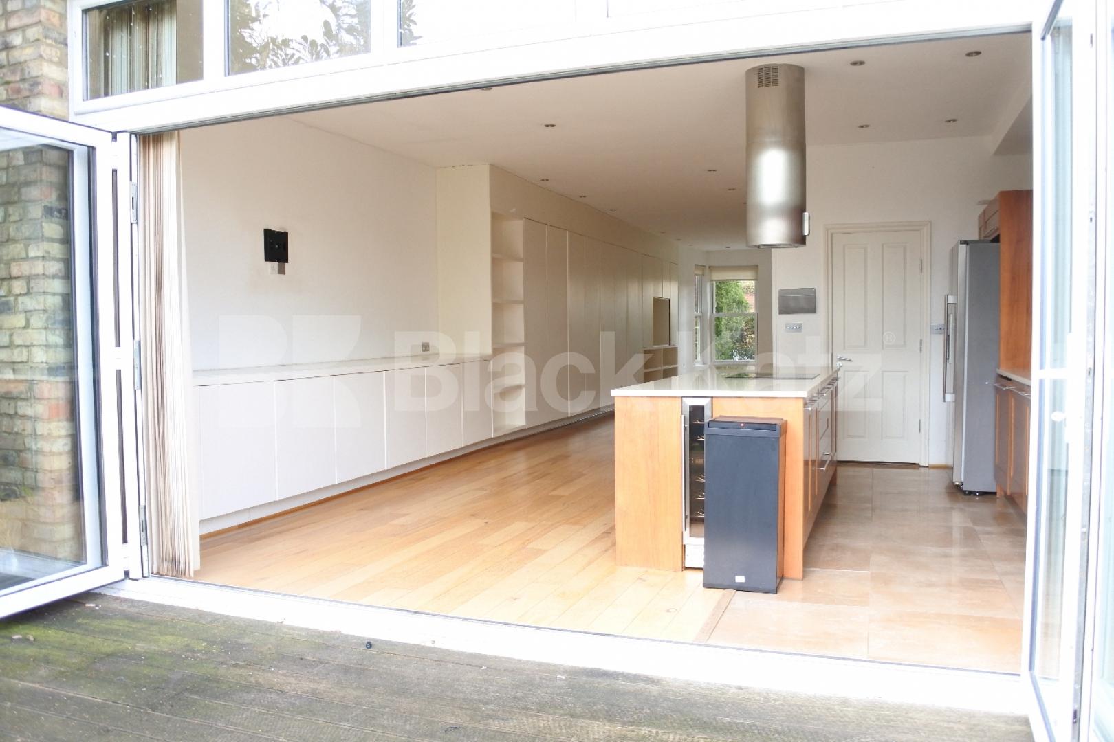 			Stunning House, 5 Bedroom, 1 bath, 1 reception House			 Park Road, Crouch End