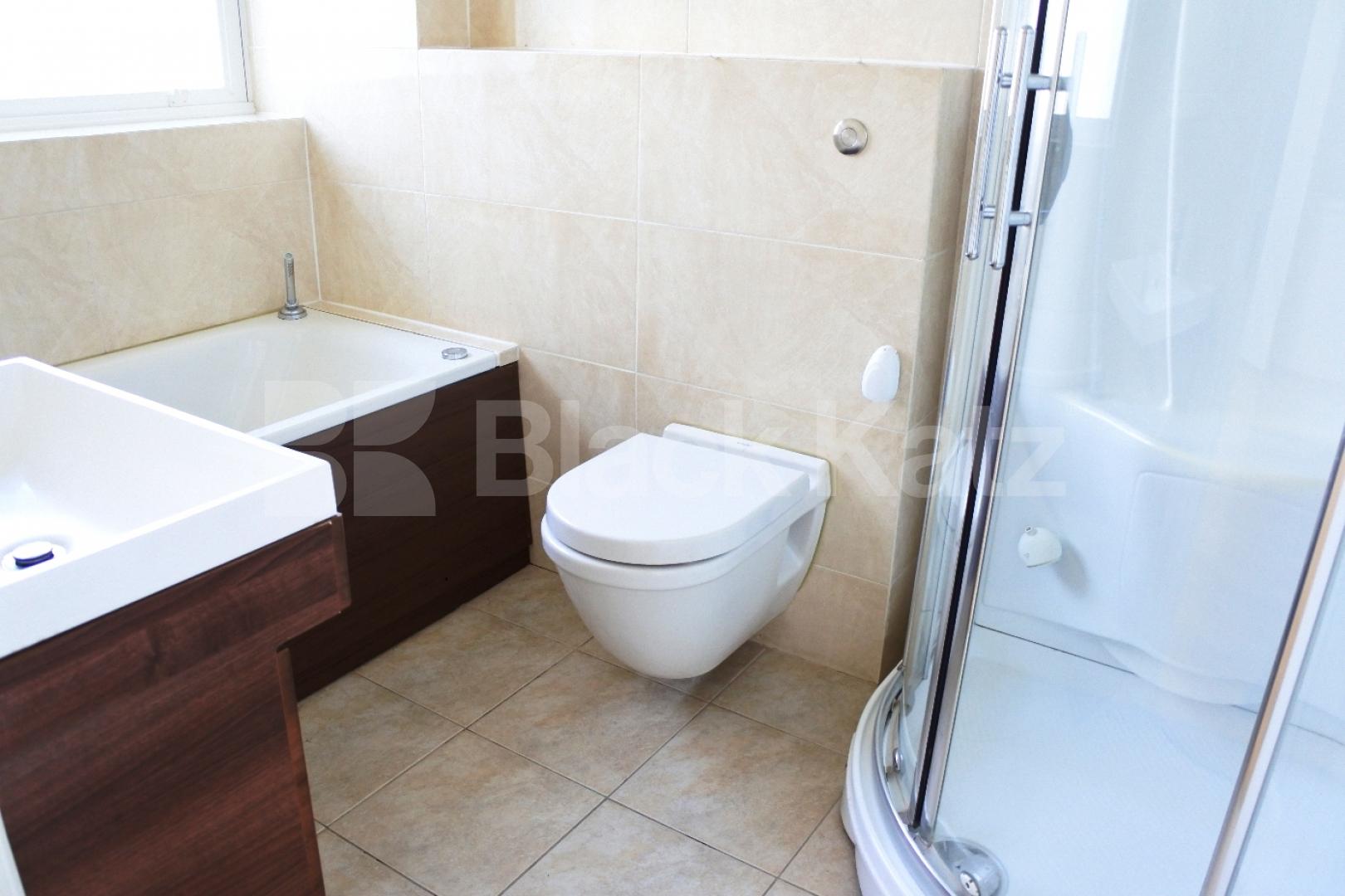 			Stunning House, 5 Bedroom, 1 bath, 1 reception House			 Park Road, Crouch End