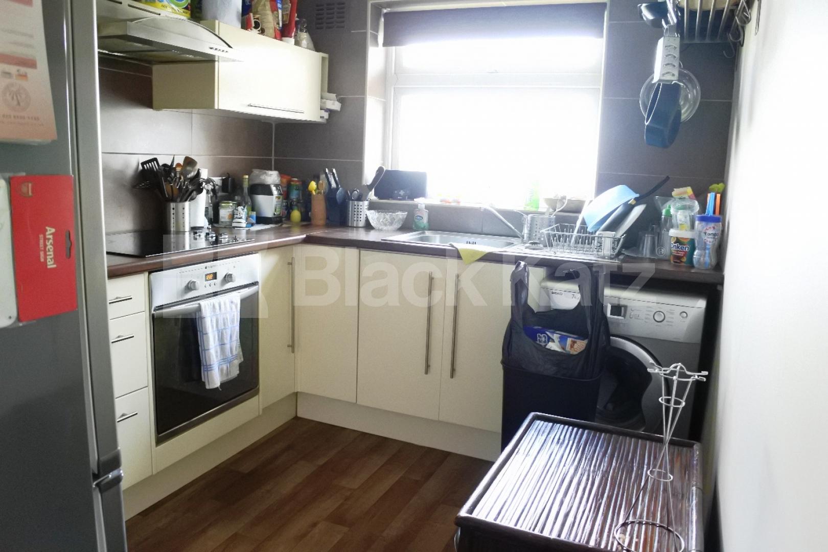 			Amazing one bedroom flat with garage , 1 Bedroom, 1 bath, 1 reception Flat			 Waverley Road, Crouch End