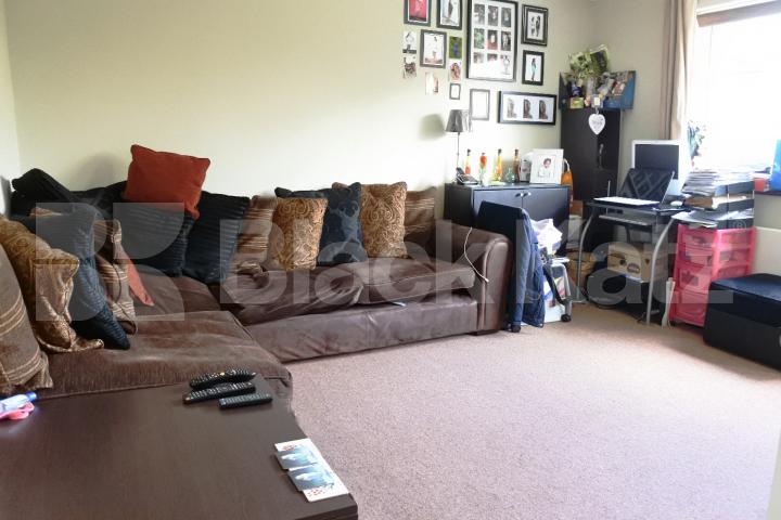 			Amazing one bedroom flat with garage , 1 Bedroom, 1 bath, 1 reception Flat			 Waverley Road, Crouch End