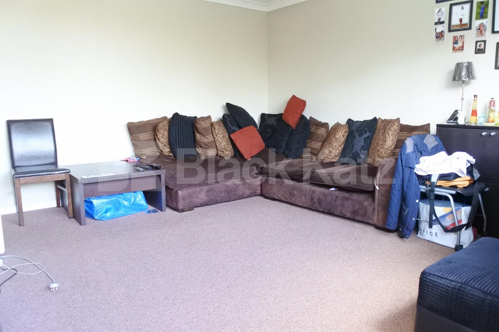 			Amazing one bedroom flat with garage , 1 Bedroom, 1 bath, 1 reception Flat			 Waverley Road, Crouch End