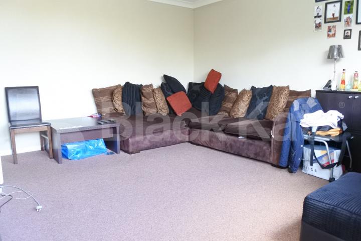 			Amazing one bedroom flat with garage , 1 Bedroom, 1 bath, 1 reception Flat			 Waverley Road, Crouch End