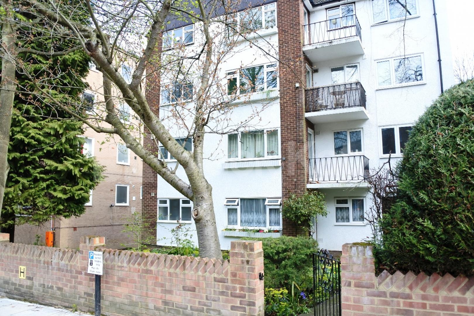 			Amazing one bedroom flat with garage , 1 Bedroom, 1 bath, 1 reception Flat			 Waverley Road, Crouch End