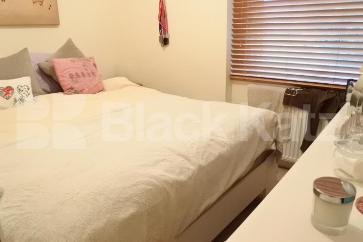 			2 Bedroom, 1 bath, 1 reception Flat			 Rathcoole Gardens, Crouch End