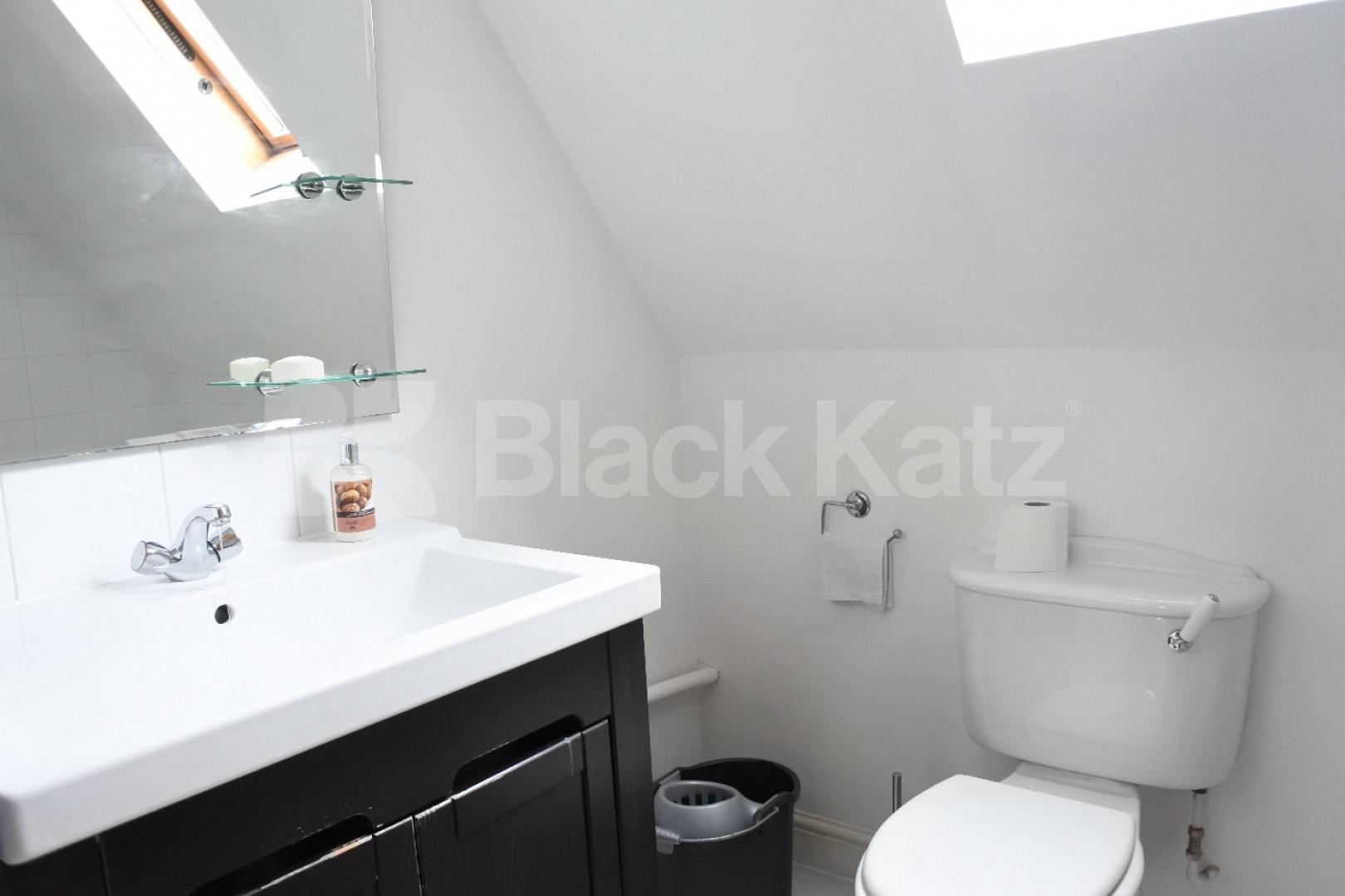 			Beautiful Property !, 1 Bedroom, 1 bath, 1 reception Flat			 Maidstone road, Bounds Green