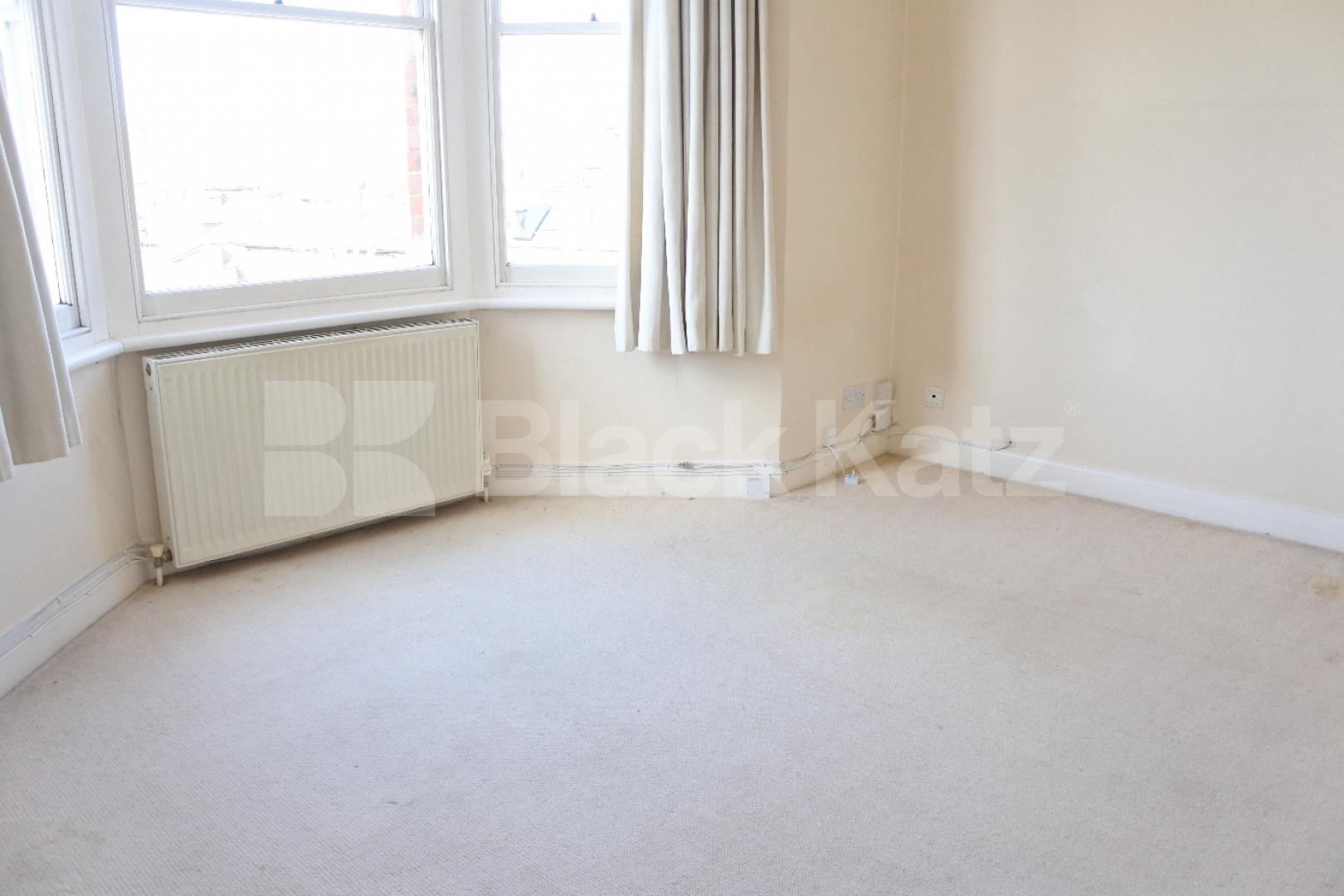 			BEAUTIFUL PERIOD CONVERSION WITH BALCONY, 2 Bedroom, 1 bath, 1 reception Flat			 Christchurch road, Crouch End