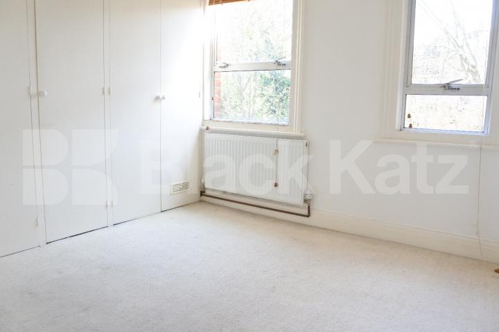 			BEAUTIFUL PERIOD CONVERSION WITH BALCONY, 2 Bedroom, 1 bath, 1 reception Flat			 Christchurch road, Crouch End