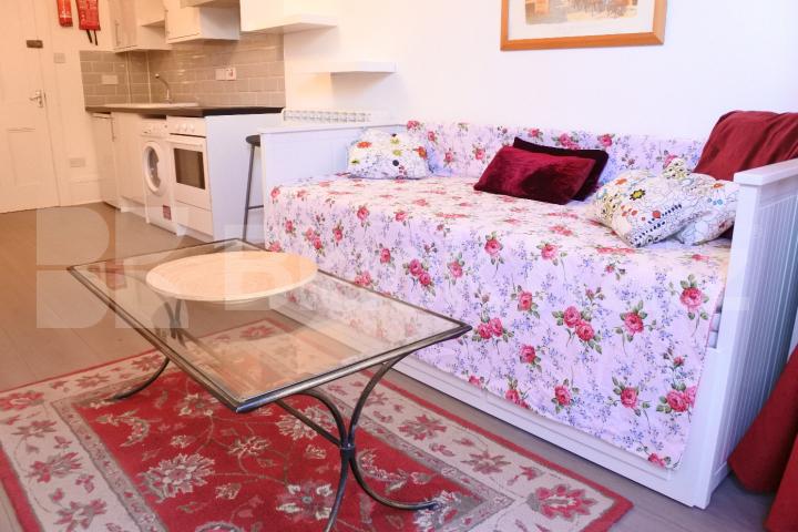 			Amazing Garden Property !, Studio Apartment, 1 bath, 1 reception Flat			 Church Lane, Crouch Lane