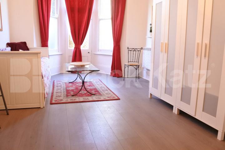 			Amazing Garden Property !, Studio Apartment, 1 bath, 1 reception Flat			 Church Lane, Crouch Lane