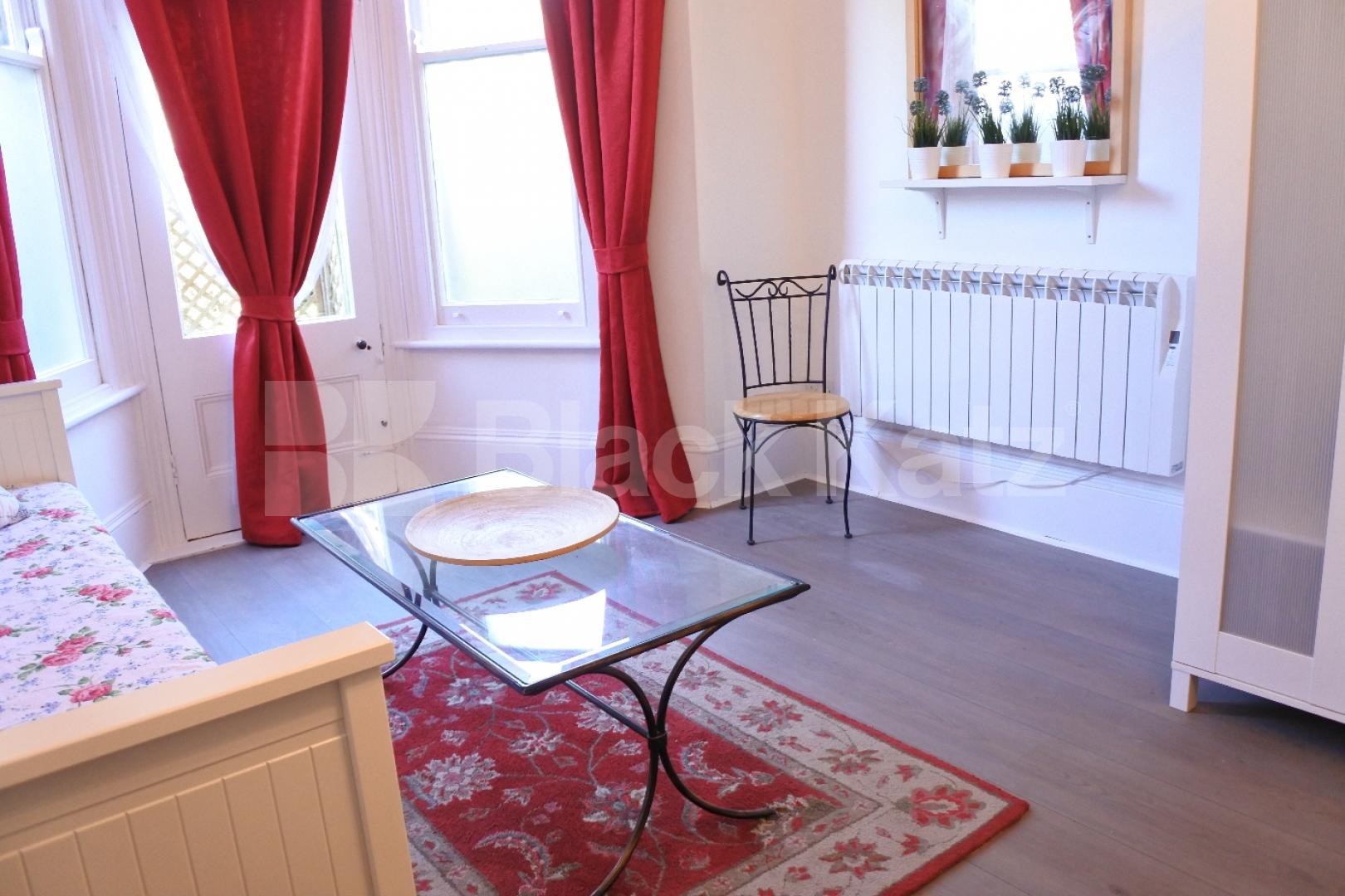 			Amazing Garden Property !, Studio Apartment, 1 bath, 1 reception Flat			 Church Lane, Crouch Lane