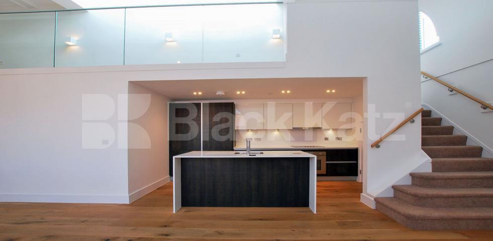 			New Instruction! Penthouse Apartment!, 2 Bedroom, 1 bath, 1 reception Penthouse			 Prytaneum Court, Green Lanes, Palmers Green