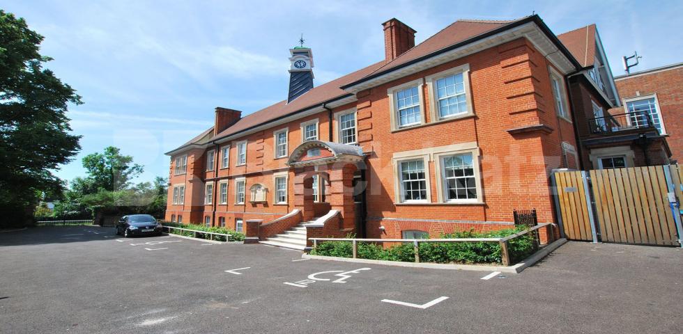 			New Instruction! Penthouse Apartment!, 2 Bedroom, 1 bath, 1 reception Penthouse			 Prytaneum Court, Green Lanes, Palmers Green