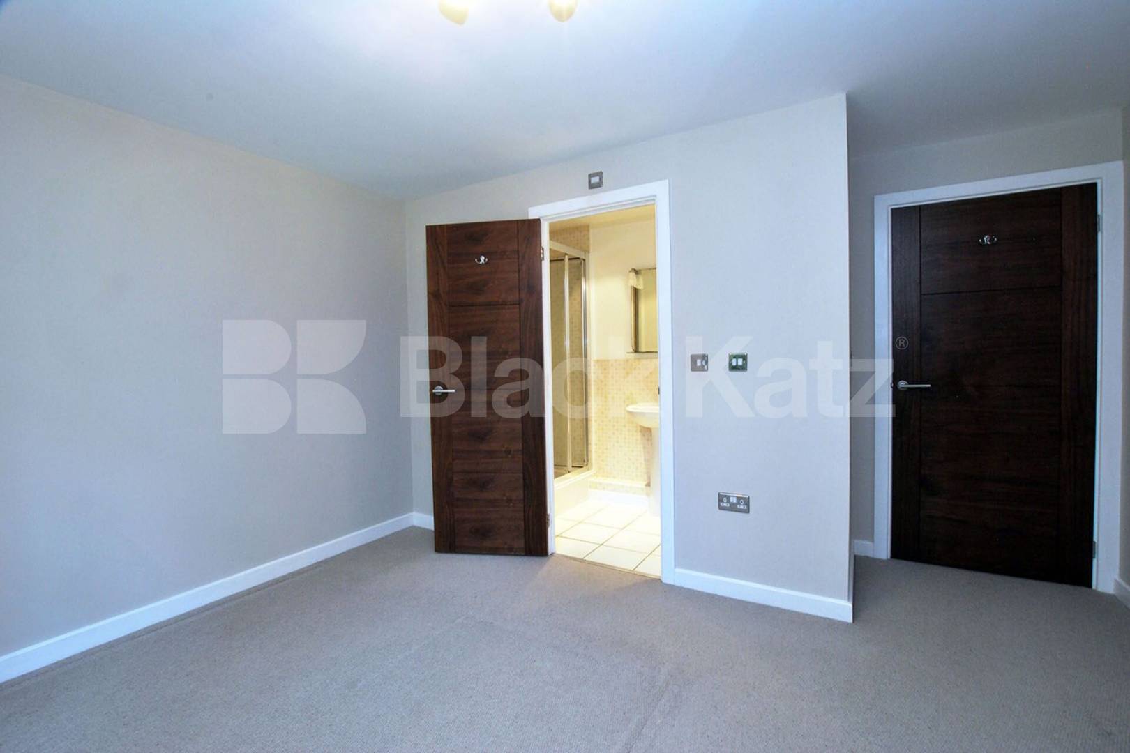  Fantastic two bedroom property in a modern private development Coppetts Road , Muswell Hill