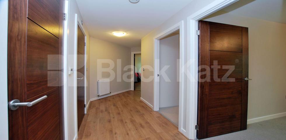 			HALF PRICE ADMIN FEE ! , 2 Bedroom, 1 bath, 1 reception Ground Floor Flat			 Gilson Place, Coppetts Road , Muswell Hill