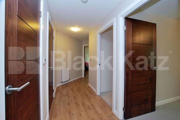  Fantastic two bedroom property in a modern private development Coppetts Road , Muswell Hill