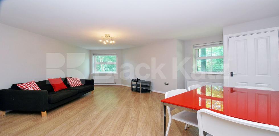 			HALF PRICE ADMIN FEE ! , 2 Bedroom, 1 bath, 1 reception Ground Floor Flat			 Gilson Place, Coppetts Road , Muswell Hill