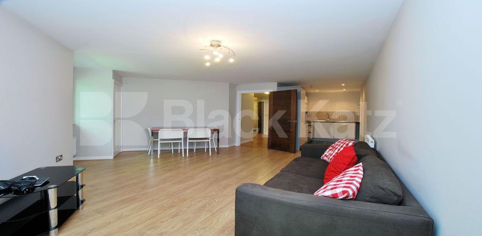 			HALF PRICE ADMIN FEE ! , 2 Bedroom, 1 bath, 1 reception Ground Floor Flat			 Gilson Place, Coppetts Road , Muswell Hill