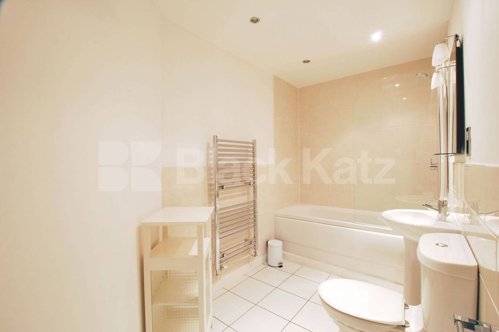  Fantastic two bedroom property in a modern private development Coppetts Road , Muswell Hill