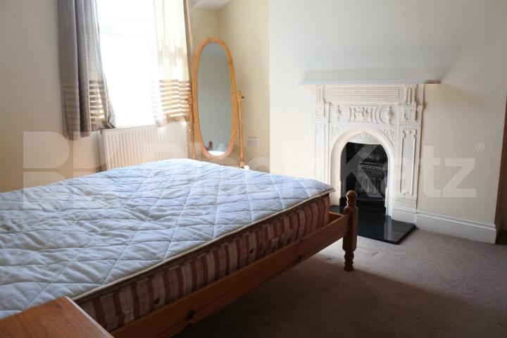 			Huge one bedroom flat in Crouch End, 1 Bedroom, 1 bath, 1 reception Flat			 Tottenham Lane, Crouch End