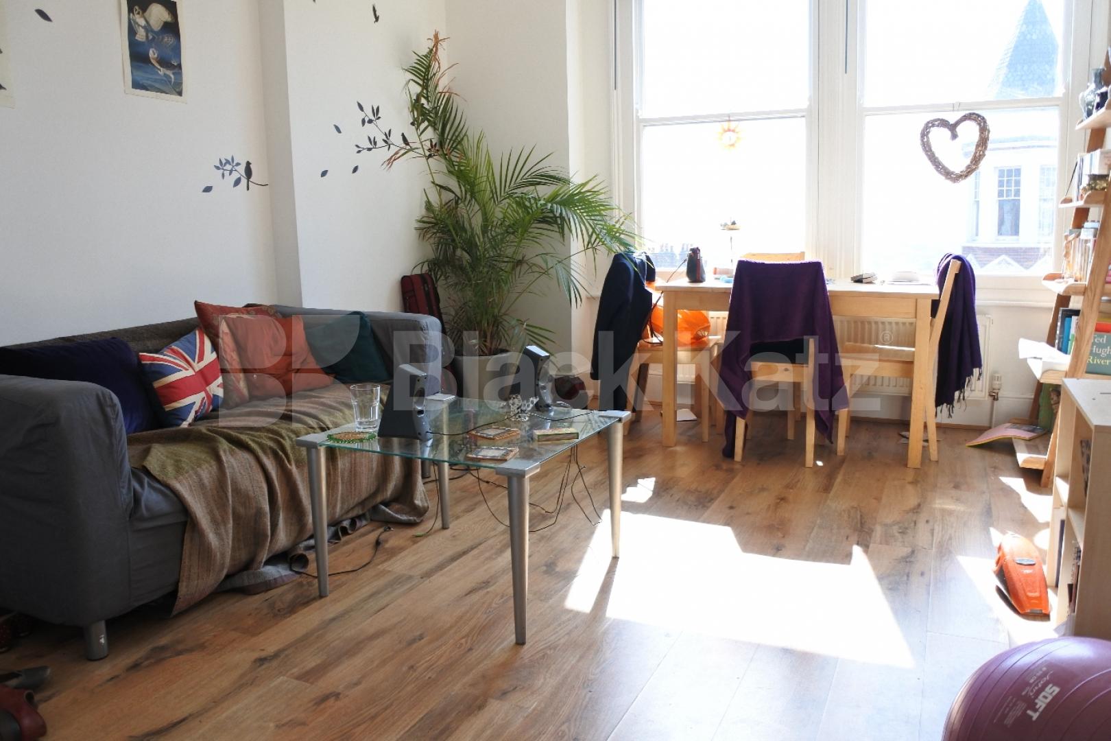 			Fabulous Views !, 2 Bedroom, 1 bath, 1 reception Flat			 Athenaeum Place, Muswell Hill