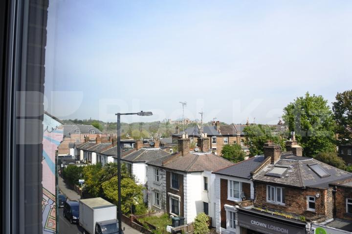 			November Special!!! No Admin Fees On This Property!!!, 3 Bedroom, 1 bath, 1 reception Flat			 Park Road, Crouch End