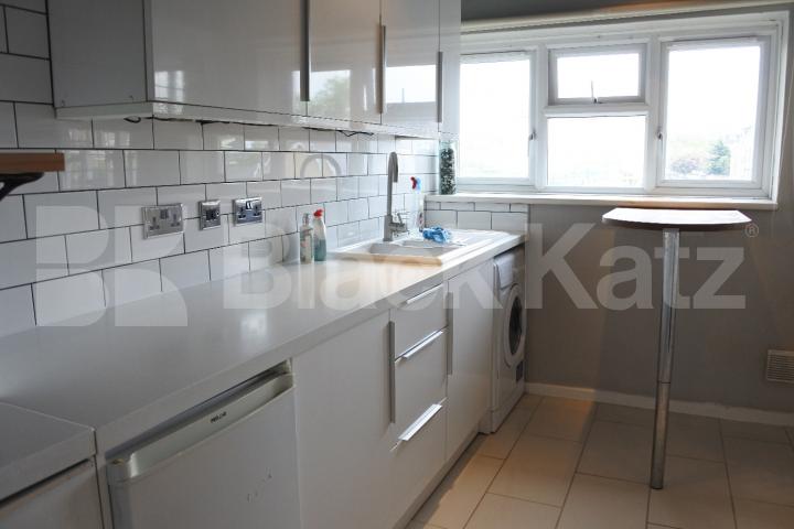 			Fantasic Two Double Bed Property With Balcony, 2 Bedroom, 1 bath, 1 reception Flat			 Boyton close, Crouch End