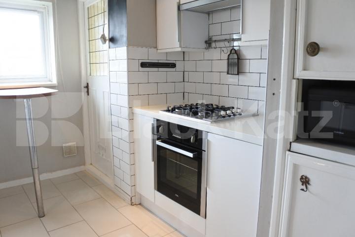 			Fantasic Two Double Bed Property With Balcony, 2 Bedroom, 1 bath, 1 reception Flat			 Boyton close, Crouch End