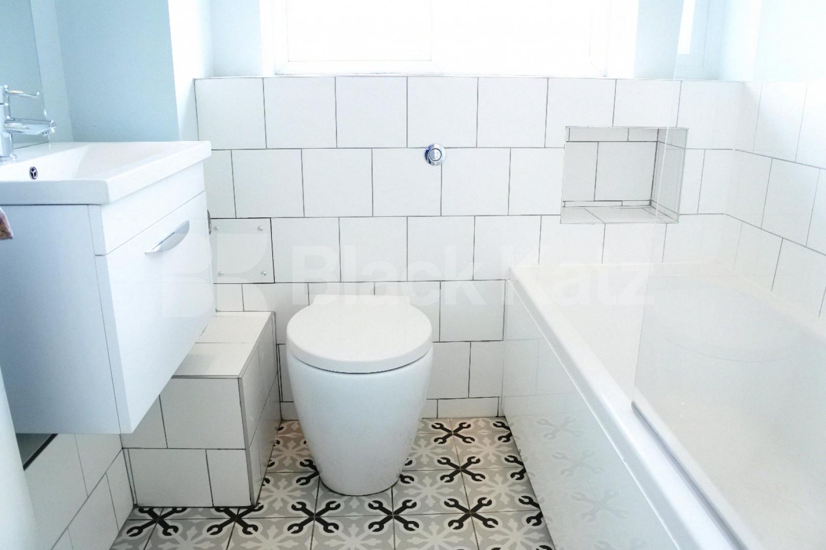 			Fantasic Two Double Bed Property With Balcony, 2 Bedroom, 1 bath, 1 reception Flat			 Boyton close, Crouch End