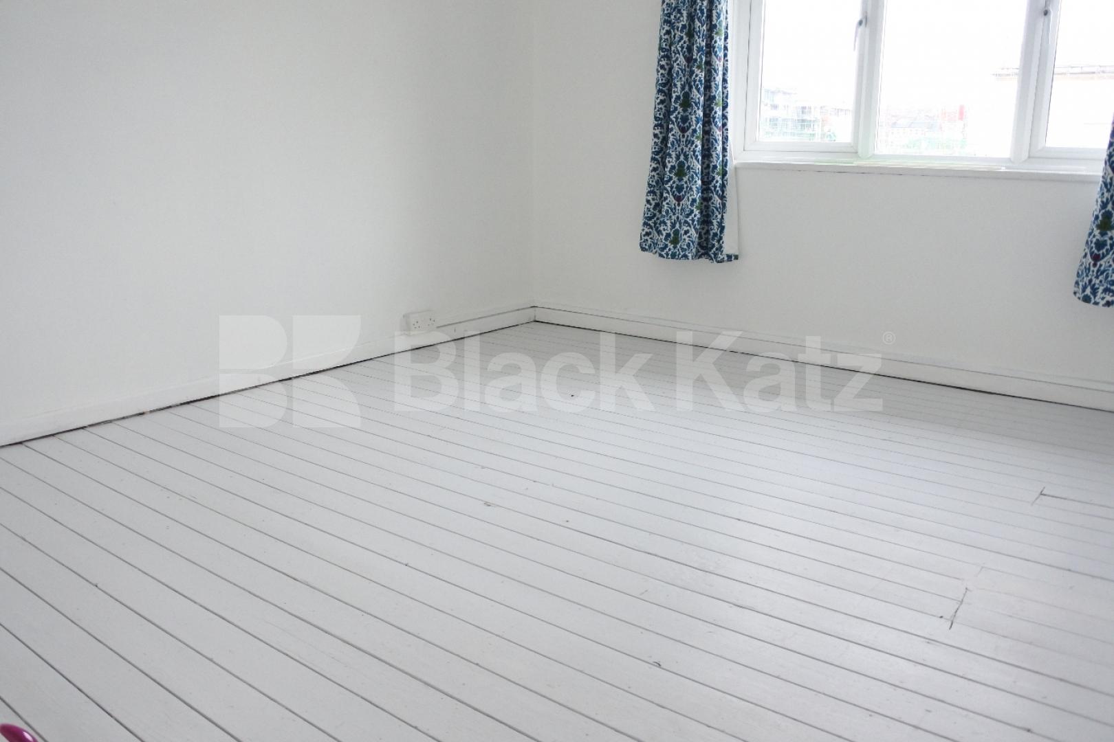 			Fantasic Two Double Bed Property With Balcony, 2 Bedroom, 1 bath, 1 reception Flat			 Boyton close, Crouch End