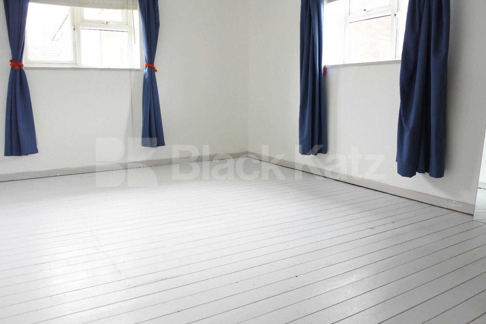 			Fantasic Two Double Bed Property With Balcony, 2 Bedroom, 1 bath, 1 reception Flat			 Boyton close, Crouch End