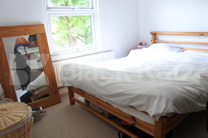 			Very Large Studio With Seperate Kitchen, Studio Apartment, 1 bath, 1 reception Studio			 Ferme Park Road, Crouch End