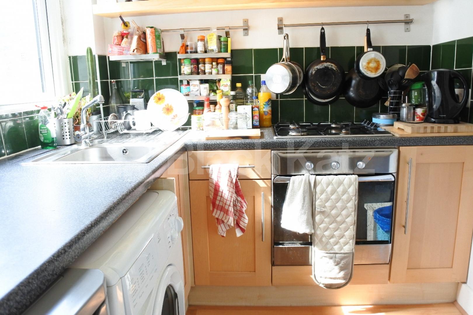 			Very Large Studio With Seperate Kitchen, Studio Apartment, 1 bath, 1 reception Studio			 Ferme Park Road, Crouch End